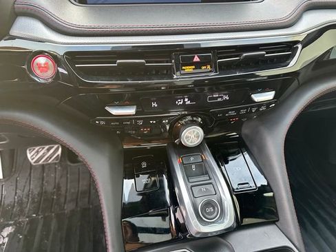 Used 2022 Acura MDX Type S image 25