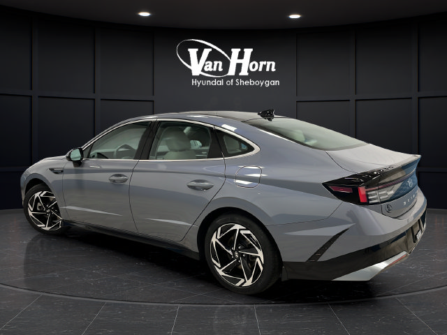 Used 2025 Hyundai Sonata SEL FWD image 4