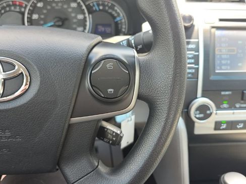 Used 2012 Toyota Camry LE FWD image 21