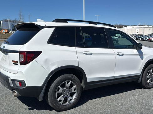 Used 2023 Honda Passport TrailSport image 5