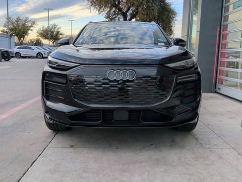 Used 2025 Audi Q6 e-tron Premium w/ Convenience Package image 3