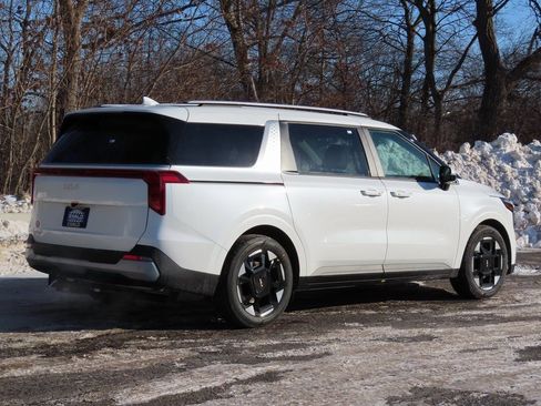 New 2026 Kia Carnival EX image 3