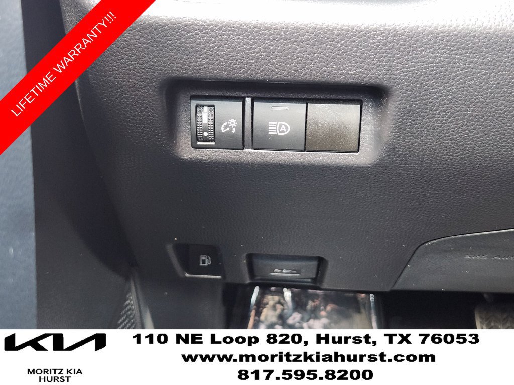 Used 2025 Toyota RAV4 XLE AWD/4WD image 25