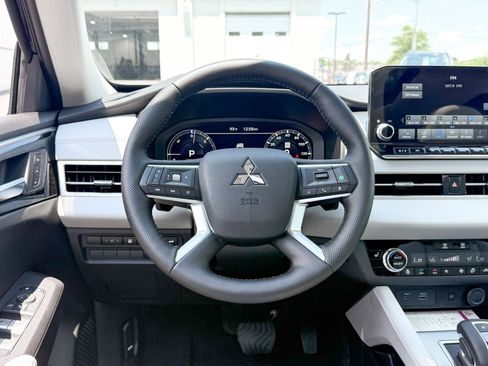 New 2025 Mitsubishi Outlander 4WD Plug-In Hybrid image 24