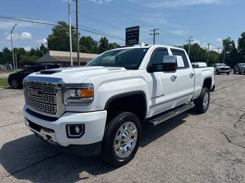 Used 2018 GMC Sierra 2500 Denali w/ Duramax Plus Package AWD/4WD image 1
