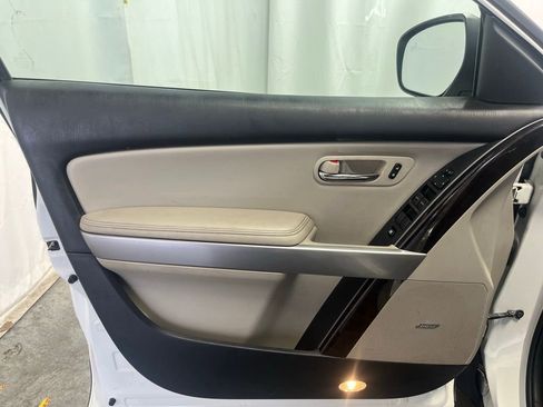 Used 2012 MAZDA CX-9 Grand Touring w/ Moonroof & Bose Audio Pkg image 9