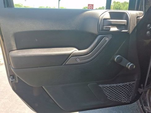 Used 2017 Jeep Wrangler Unlimited Sport AWD/4WD image 15