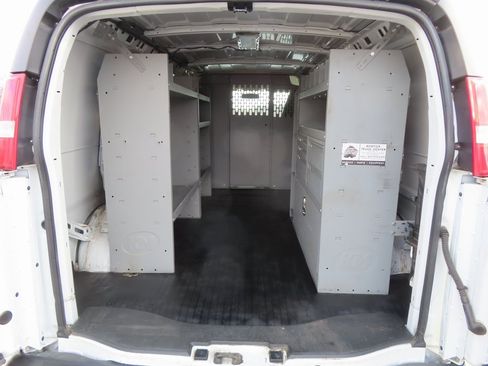 Used 2023 GMC Savana 2500 w/ Driver Convenience Package image 18