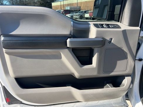 Used 2016 Ford F150 XLT w/ Equipment Group 302A Luxury image 19