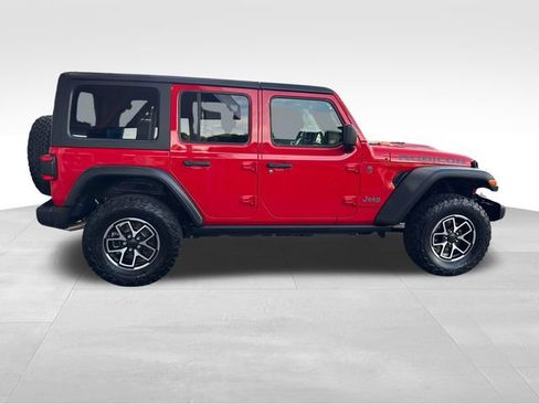 Used 2025 Jeep Wrangler Unlimited Rubicon w/ Convenience Group AWD/4WD image 6