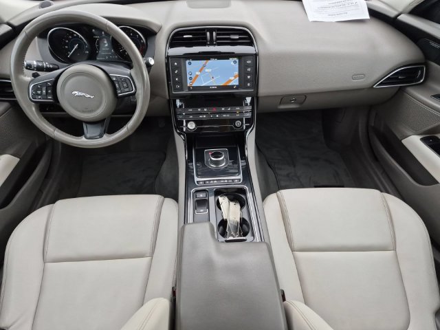 Used 2018 Jaguar XE Premium AWD/4WD image 29