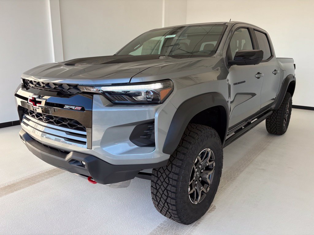 New 2026 Chevrolet Colorado ZR2 w/ Technology Package AWD/4WD image 18