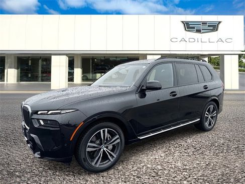 Used 2024 BMW X7 xDrive40i w/ M Sport Package image 1