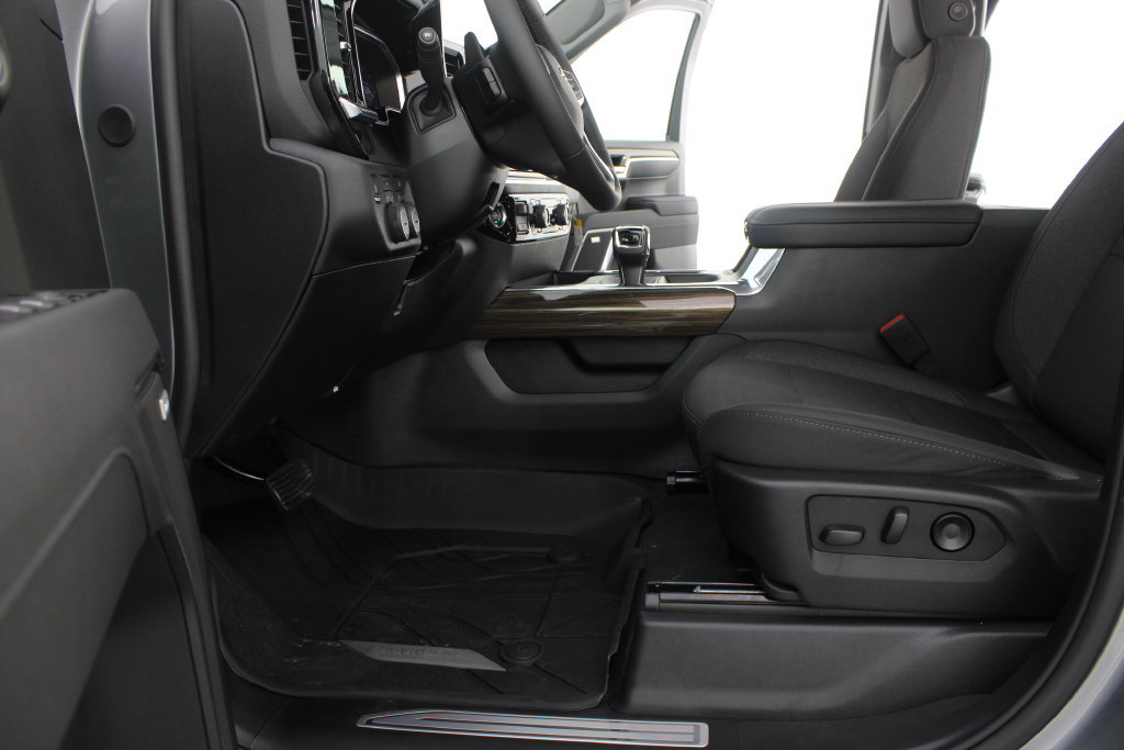 New 2026 Chevrolet Silverado 1500 RST w/ Redline Edition AWD/4WD image 16
