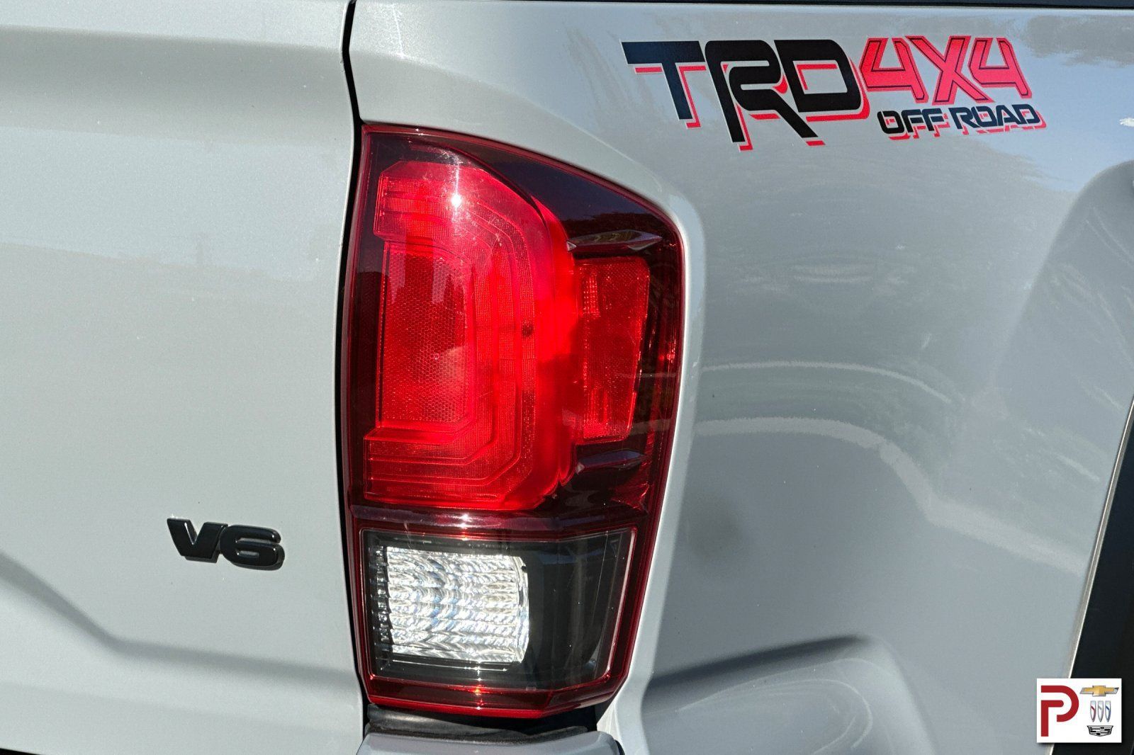 Used 2018 Toyota Tacoma TRD Off-Road w/ Technology Package AWD/4WD image 32