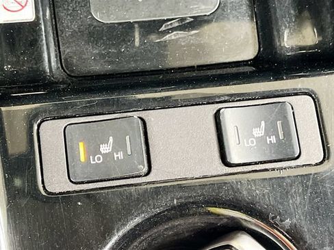 Used 2020 Toyota Prius Prime XLE FWD image 34