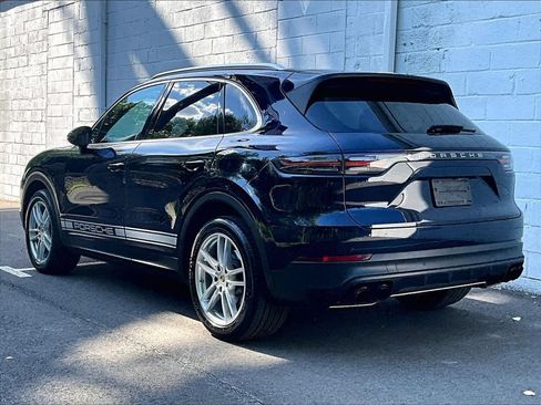 Certified 2021 Porsche Cayenne AWD/4WD image 3