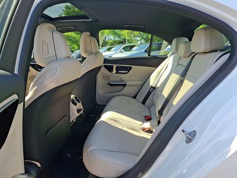 Used 2023 Mercedes-Benz C 300 4MATIC Sedan image 10