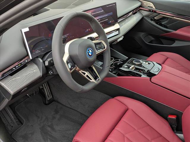 Used 2026 BMW 550e xDrive AWD/4WD image 3