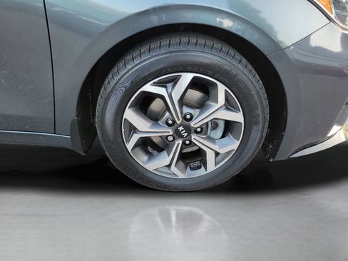 Used 2020 Kia Forte LXS FWD image 29