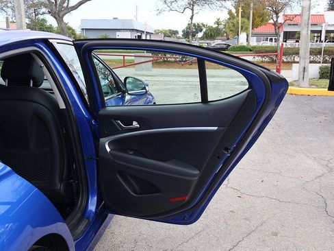 Used 2019 Genesis G70 2.0T Advanced image 24