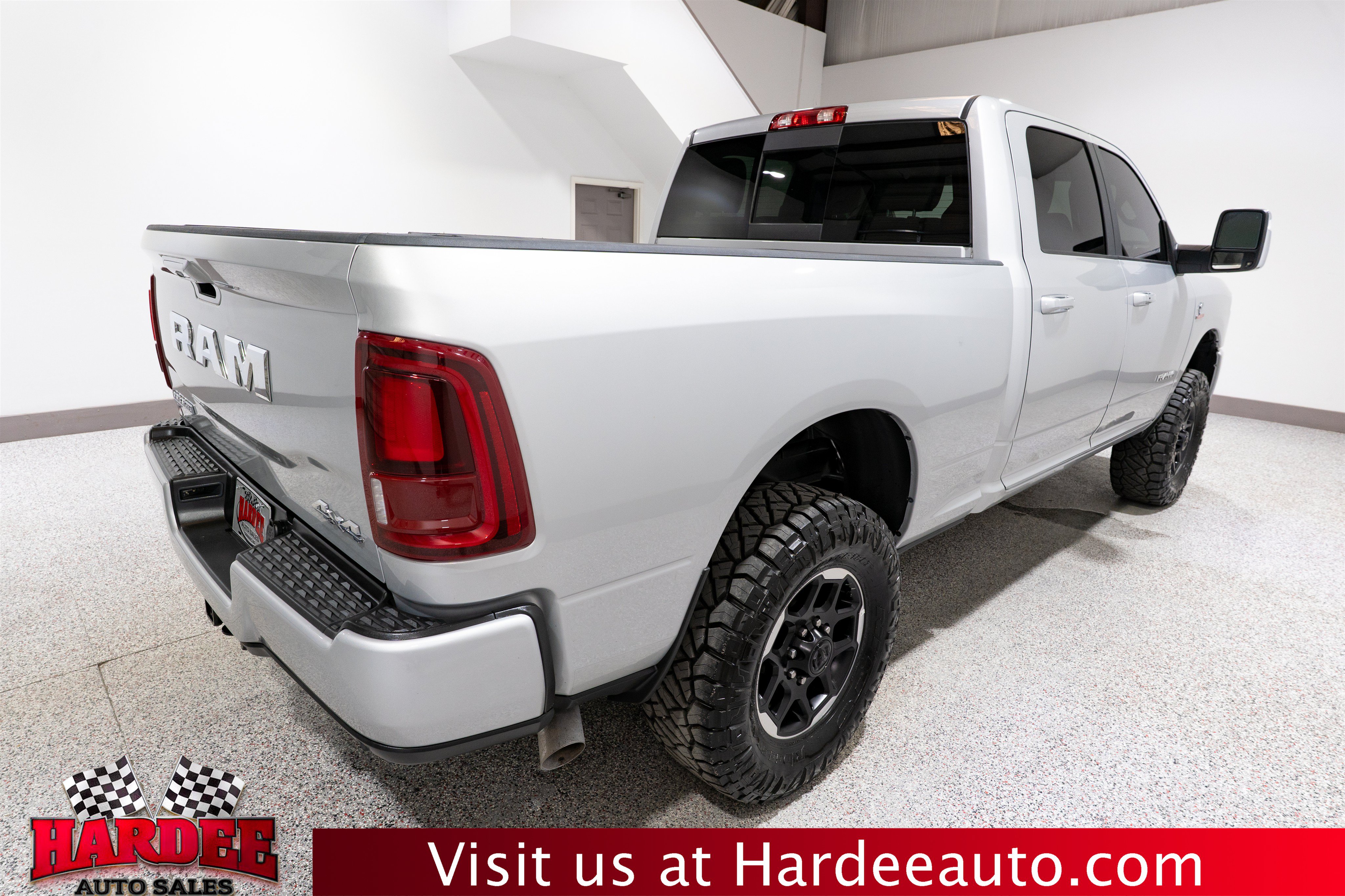 Used 2026 RAM 2500 Laramie AWD/4WD image 5