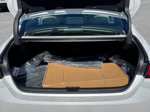 New 2025 Lexus ES 300h w/ Premium Package image 12