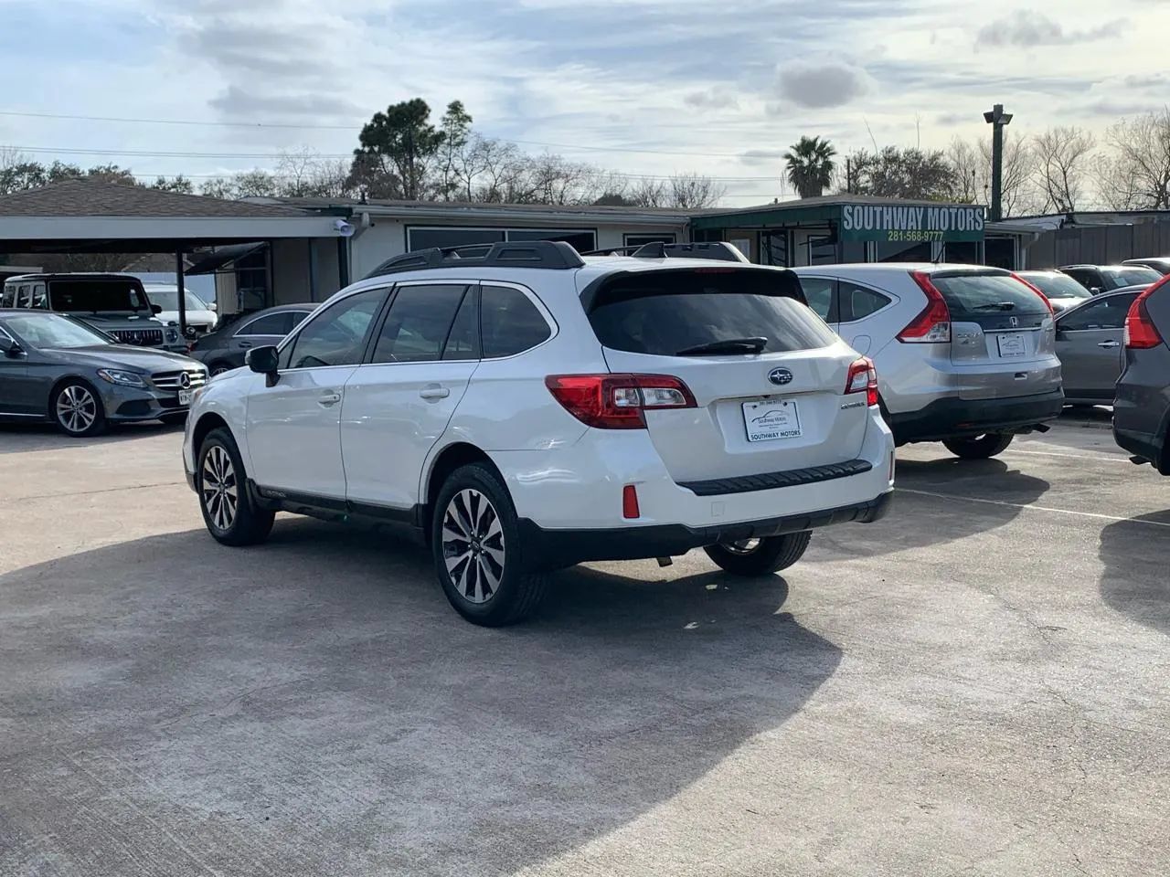 Used 2016 Subaru Outback 2.5i Limited AWD/4WD image 5