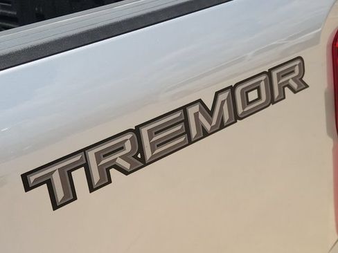 Used 2024 Ford F250 Lariat w/ Tremor Off-Road Package AWD/4WD image 10