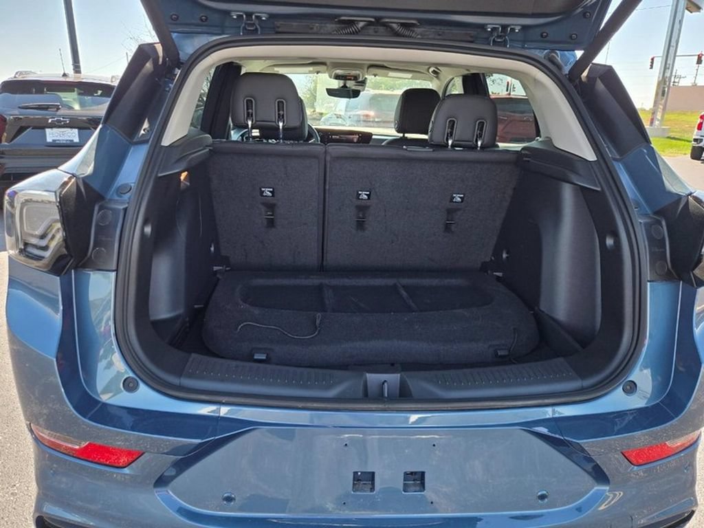 Used 2025 Buick Encore GX Avenir w/ Avenir Technology Package FWD image 6