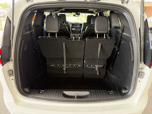 Used 2025 Chrysler Pacifica Select FWD image 31