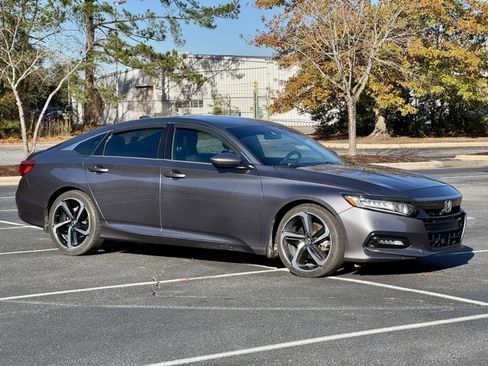 Used 2019 Honda Accord Sport image 10
