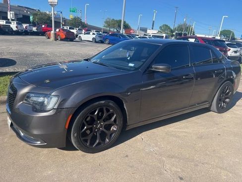 Used 2020 Chrysler 300 S image 2