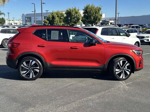 Certified 2024 Volvo XC40 B5 Plus w/ Climate Package image 3