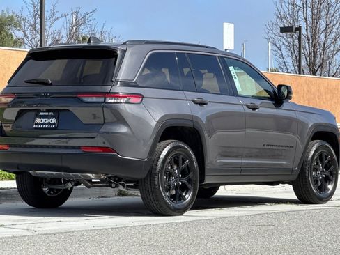 New 2026 Jeep Grand Cherokee 4WD image 4