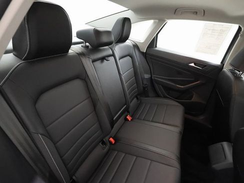 Used 2024 Volkswagen Jetta SE image 22