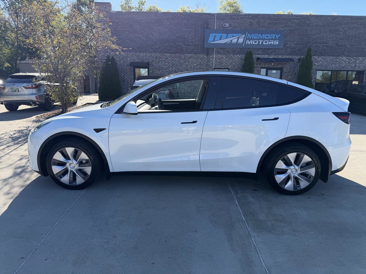 Used 2023 Tesla Model Y Long Range AWD/4WD image 8
