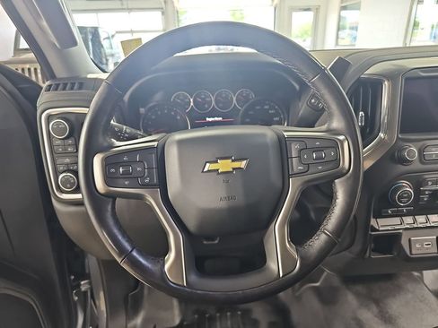 Used 2022 Chevrolet Silverado 1500 LT AWD/4WD image 22