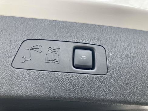 New 2026 Lincoln Corsair Premiere image 16