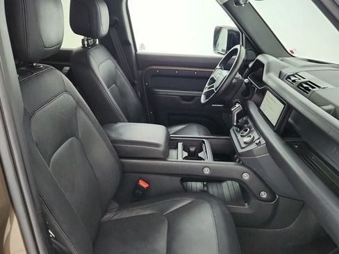 Used 2024 Land Rover Defender 110 X-Dynamic SE AWD/4WD image 24