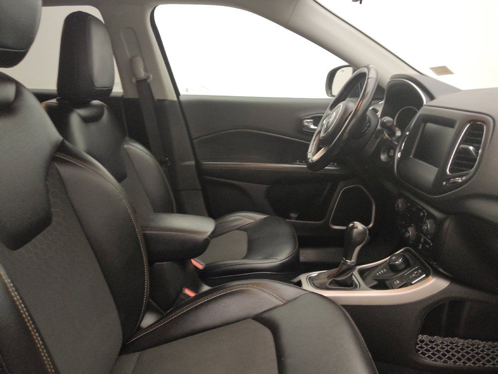 Used 2019 Jeep Compass Latitude w/ Cold Weather Group AWD/4WD image 21