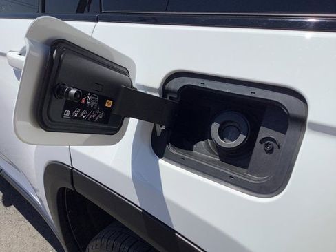 Used 2024 Jeep Grand Cherokee Laredo X w/ Trailer Tow Package image 22