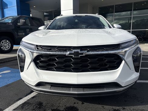 New 2026 Chevrolet Trax LT w/ Driver Confidence Package image 8