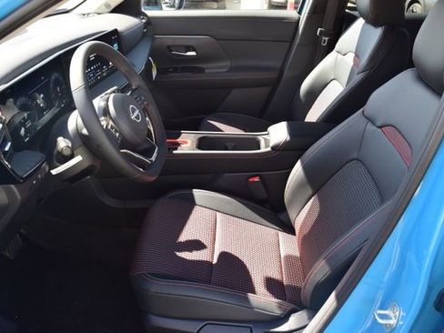 New 2026 Nissan Kicks SR FWD image 9