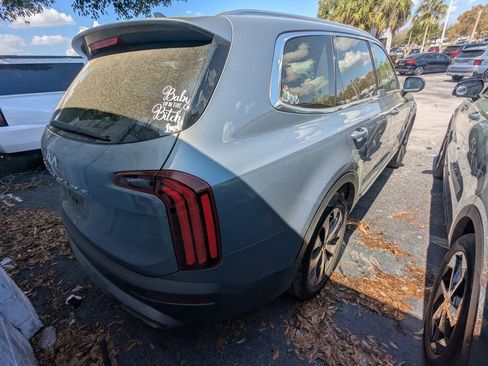 Certified 2022 Kia Telluride EX w/ EX Premium Package image 8