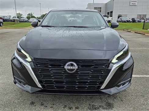 New 2025 Nissan Altima 2.5 SV image 2