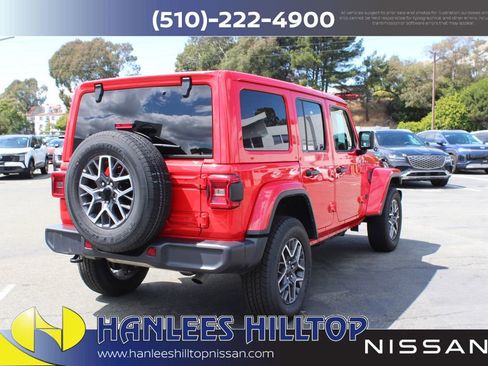 Used 2025 Jeep Wrangler Unlimited Sahara AWD/4WD image 7
