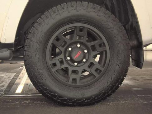 Used 2018 Toyota 4Runner TRD Off-Road Premium image 21