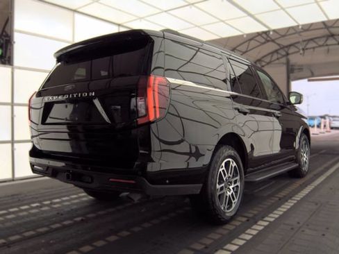Used 2025 Ford Expedition Active AWD/4WD image 4