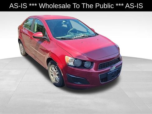 Used 2014 Chevrolet Sonic LT FWD image 1